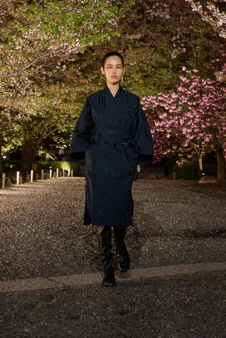 Fall 2025: Ο Dior παρουσίασε τη νέα του συλλογή στην Ιαπωνία σε ένα ανεπανάληπτο σκηνικό - Φωτογραφία 6