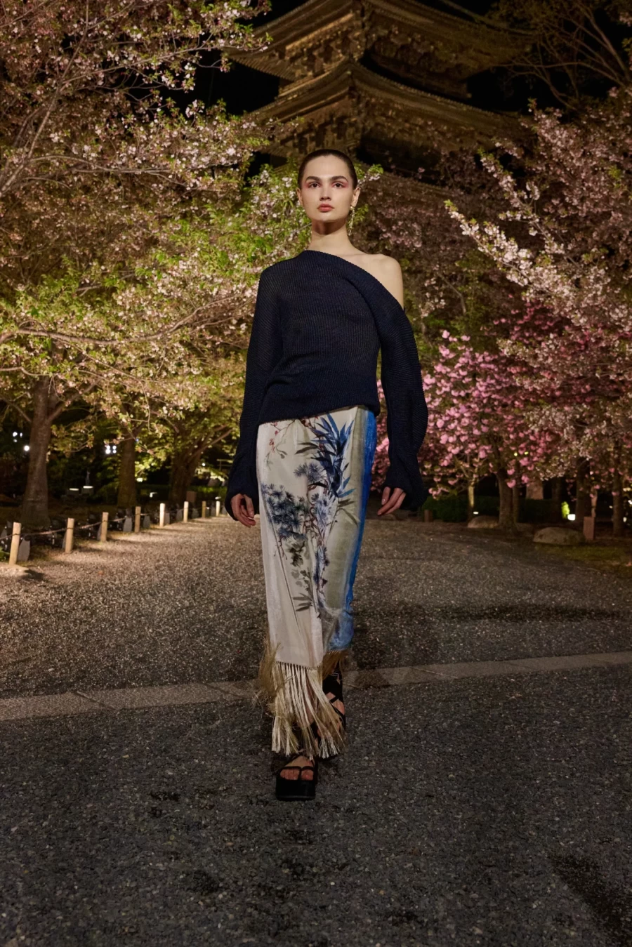 Fall 2025: Ο Dior παρουσίασε τη νέα του συλλογή στην Ιαπωνία σε ένα ανεπανάληπτο σκηνικό - Φωτογραφία 12