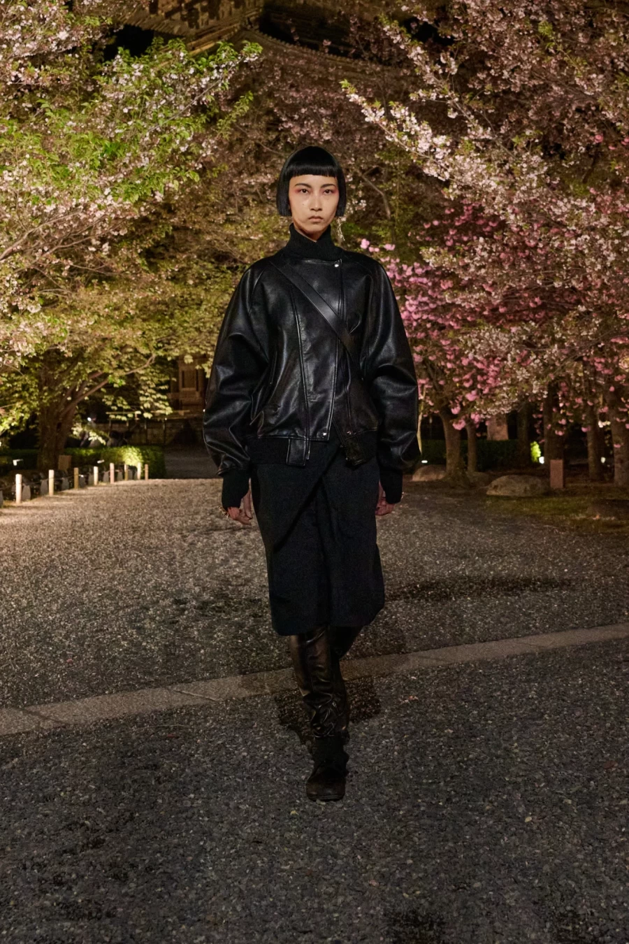 Fall 2025: Ο Dior παρουσίασε τη νέα του συλλογή στην Ιαπωνία σε ένα ανεπανάληπτο σκηνικό - Φωτογραφία 15