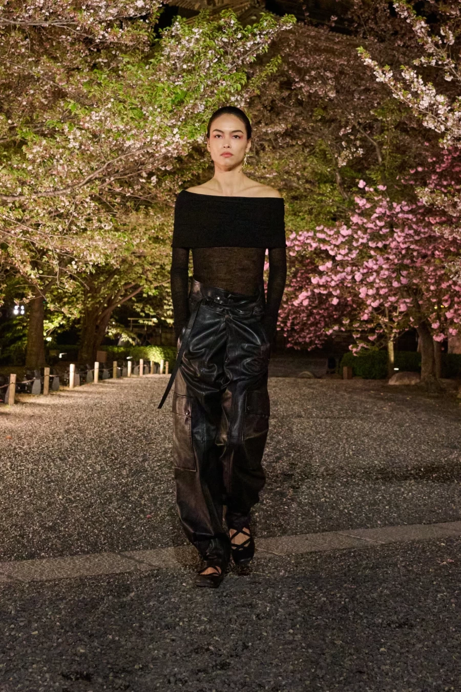 Fall 2025: Ο Dior παρουσίασε τη νέα του συλλογή στην Ιαπωνία σε ένα ανεπανάληπτο σκηνικό - Φωτογραφία 16