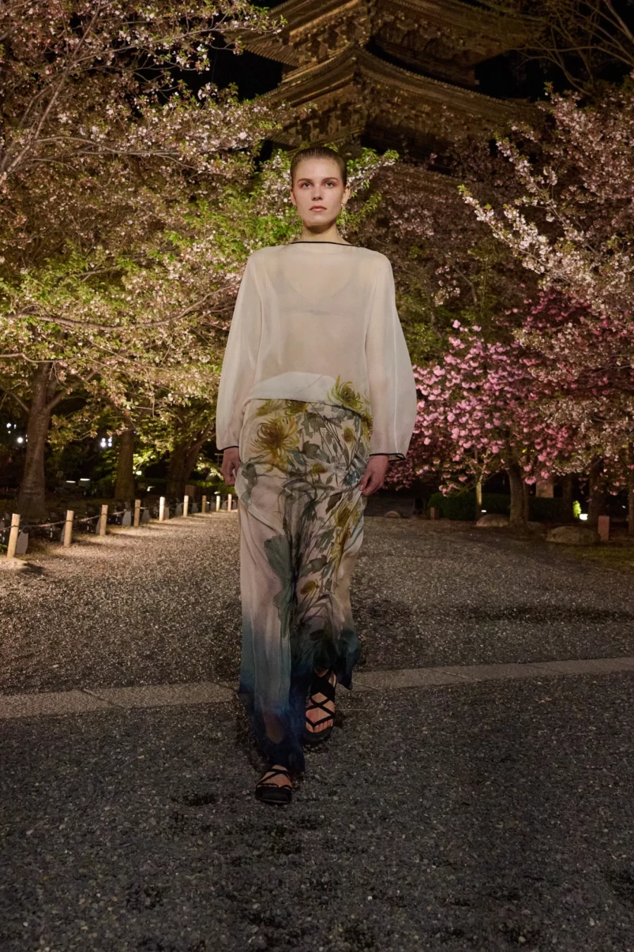 Fall 2025: Ο Dior παρουσίασε τη νέα του συλλογή στην Ιαπωνία σε ένα ανεπανάληπτο σκηνικό - Φωτογραφία 33