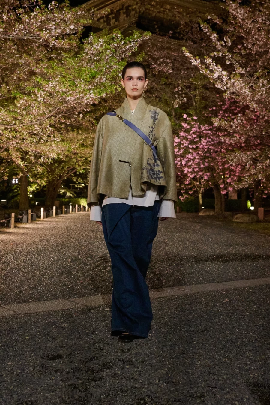 Fall 2025: Ο Dior παρουσίασε τη νέα του συλλογή στην Ιαπωνία σε ένα ανεπανάληπτο σκηνικό - Φωτογραφία 37