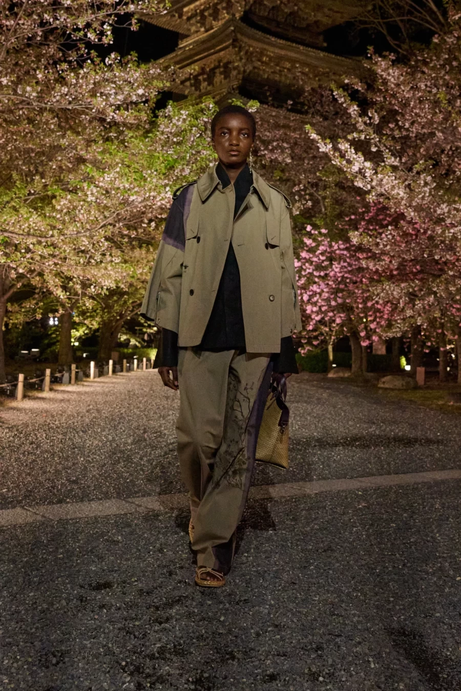 Fall 2025: Ο Dior παρουσίασε τη νέα του συλλογή στην Ιαπωνία σε ένα ανεπανάληπτο σκηνικό - Φωτογραφία 41