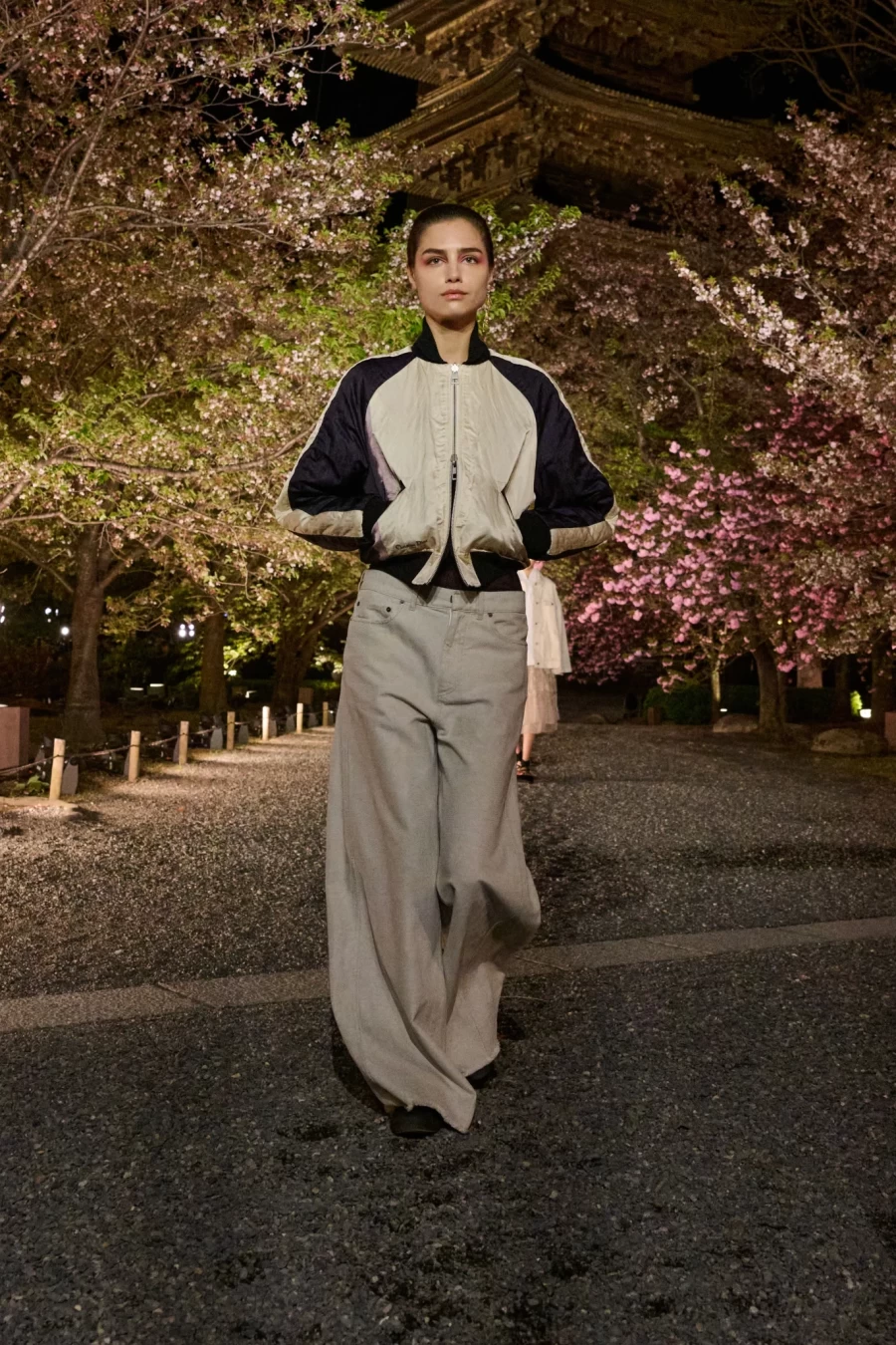 Fall 2025: Ο Dior παρουσίασε τη νέα του συλλογή στην Ιαπωνία σε ένα ανεπανάληπτο σκηνικό - Φωτογραφία 42