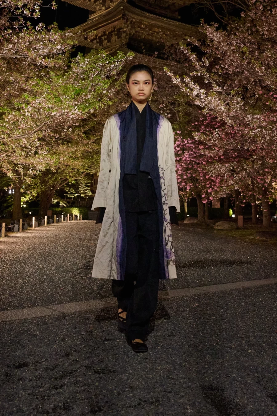 Fall 2025: Ο Dior παρουσίασε τη νέα του συλλογή στην Ιαπωνία σε ένα ανεπανάληπτο σκηνικό - Φωτογραφία 44