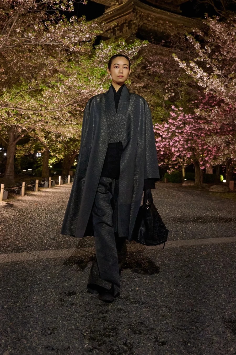 Fall 2025: Ο Dior παρουσίασε τη νέα του συλλογή στην Ιαπωνία σε ένα ανεπανάληπτο σκηνικό - Φωτογραφία 50