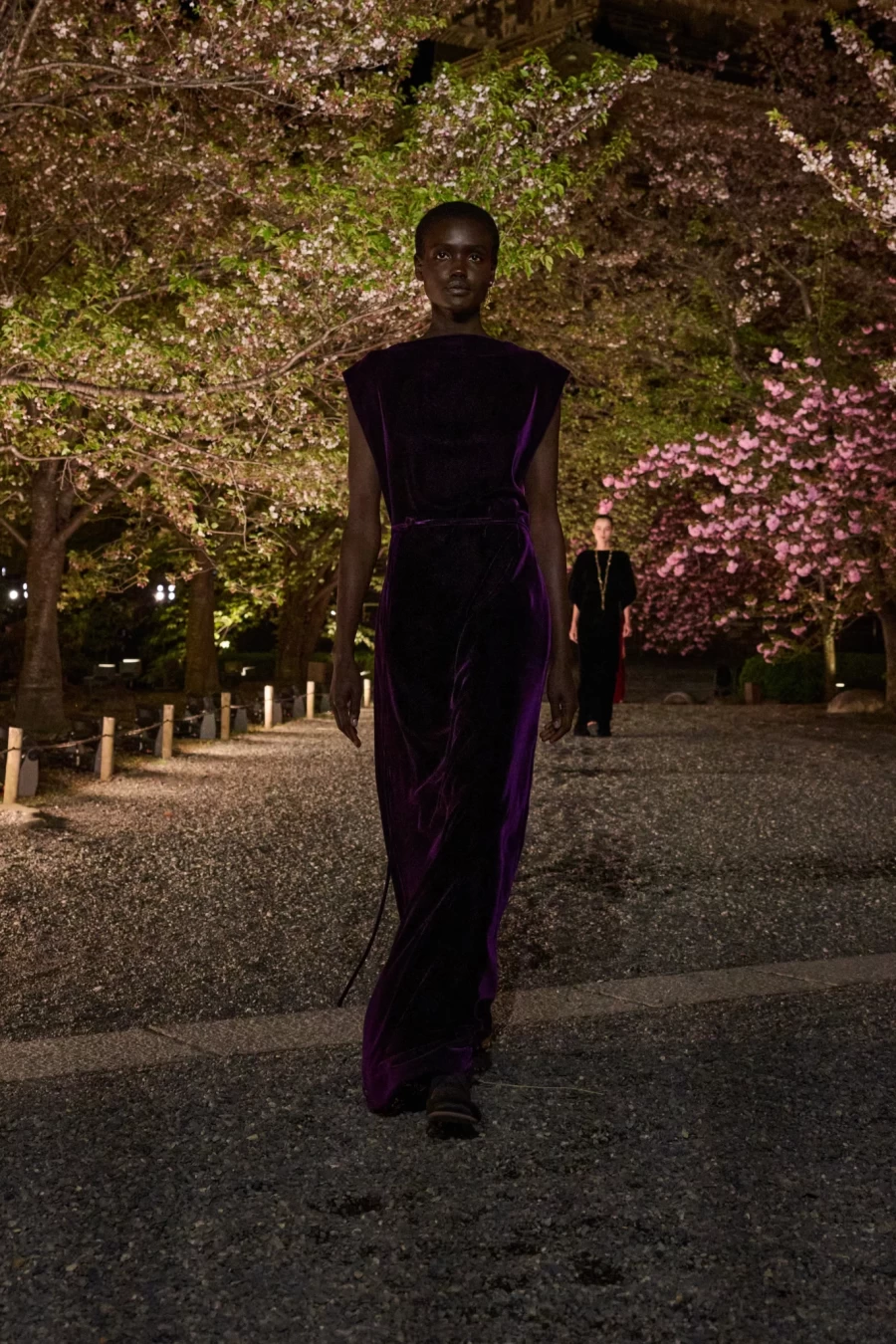 Fall 2025: Ο Dior παρουσίασε τη νέα του συλλογή στην Ιαπωνία σε ένα ανεπανάληπτο σκηνικό - Φωτογραφία 58