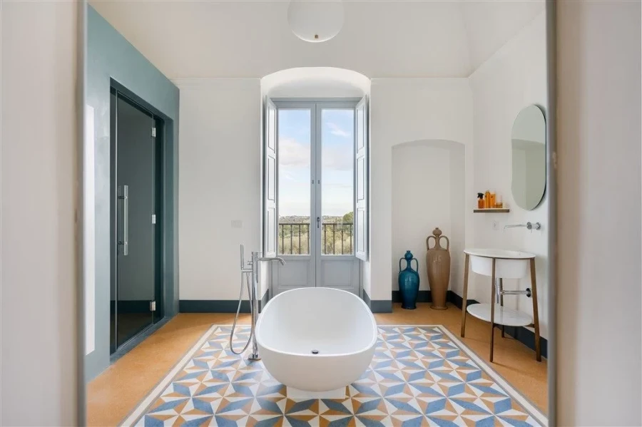 Μια ιστορική κατοικία  στην Puglia εκσυγχρονίστηκε σε ένα ονειρεμένο σπίτι  - Φωτογραφία 1