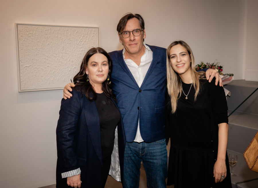 Florilegium: Η νέα έκθεση της  Στέλλας Βουλγαράκη «άνθισε» στη Roma Gallery της Αθήνας - Φωτογραφία 5