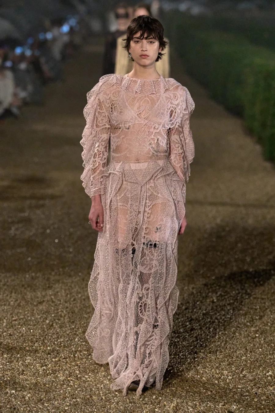 Dior Cruise 2026: Η Maria Grazia Chiuri παρουσίασε στη Ρώμη μια συλλογή-ωδή στις ρίζες της και στην ιταλική Αναγέννηση- Φωτογραφία 17