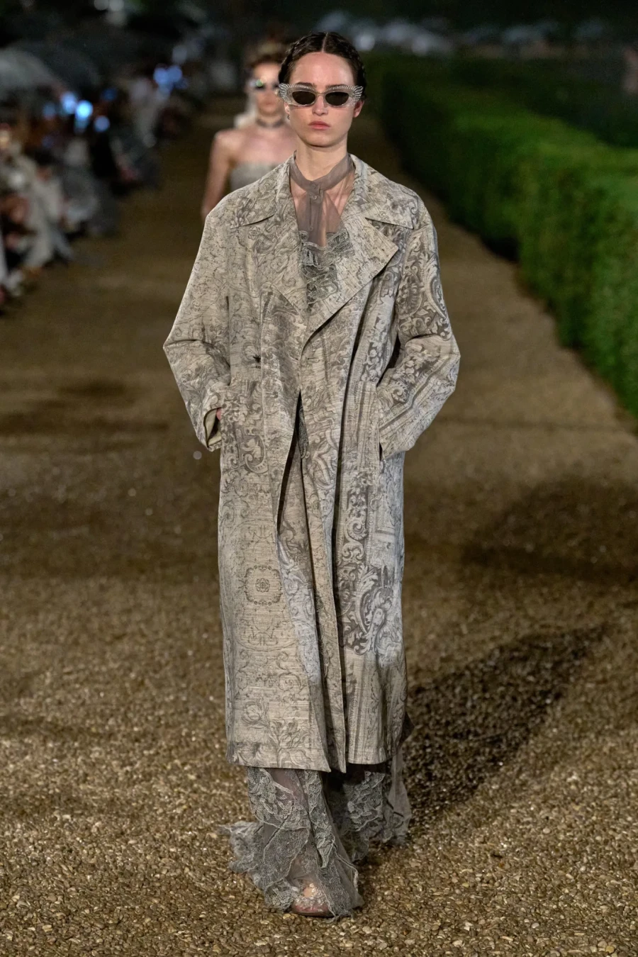 Dior Cruise 2026: Η Maria Grazia Chiuri παρουσίασε στη Ρώμη μια συλλογή-ωδή στις ρίζες της και στην ιταλική Αναγέννηση- Φωτογραφία 15