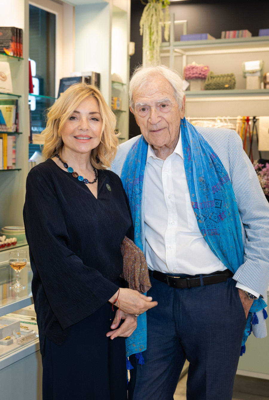 Η Υπουργός Πολιτισμού, Λίνα Μενδώνη, εγκαινίασε την Biennale 2025 στο Μουσείο Κοσμήματος Ηλία Λαλαούνη- Φωτογραφία 3