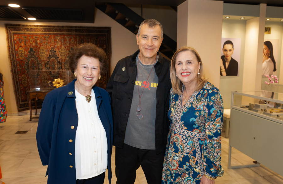 Η Υπουργός Πολιτισμού, Λίνα Μενδώνη, εγκαινίασε την Biennale 2025 στο Μουσείο Κοσμήματος Ηλία Λαλαούνη- Φωτογραφία 1