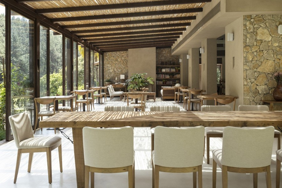 Μια nature-inspired κατοικία στη Βραζιλία γίνεται «ένα» με το καταπράσινο τοπίο γύρω της- Φωτογραφία 2