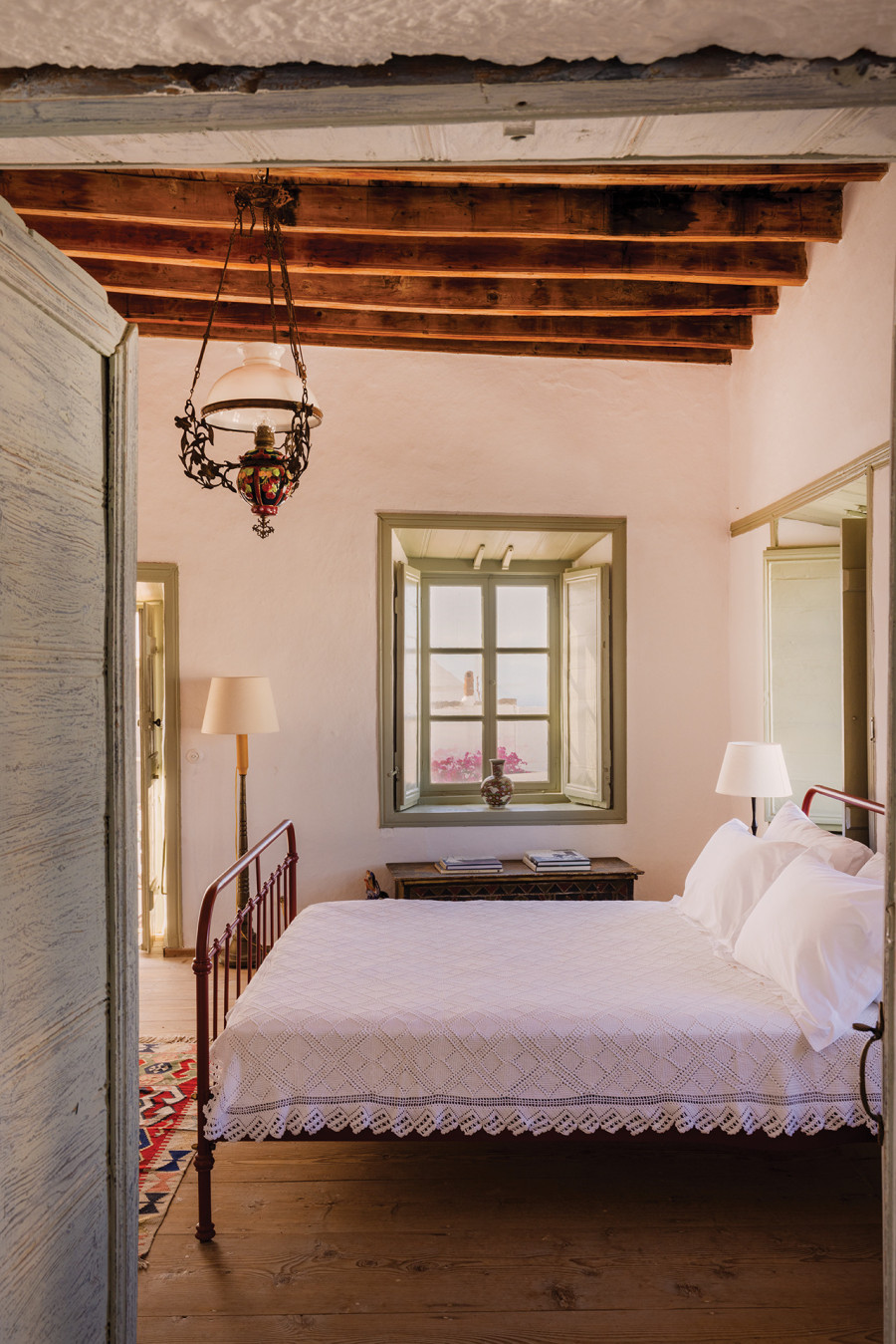 Η interior designer Λήδα Αθανασοπούλου μας παρουσιάζει την υπέροχη κατοικία της στην Πάτμο που σέβεται απόλυτα την παράδοση- Φωτογραφία 4