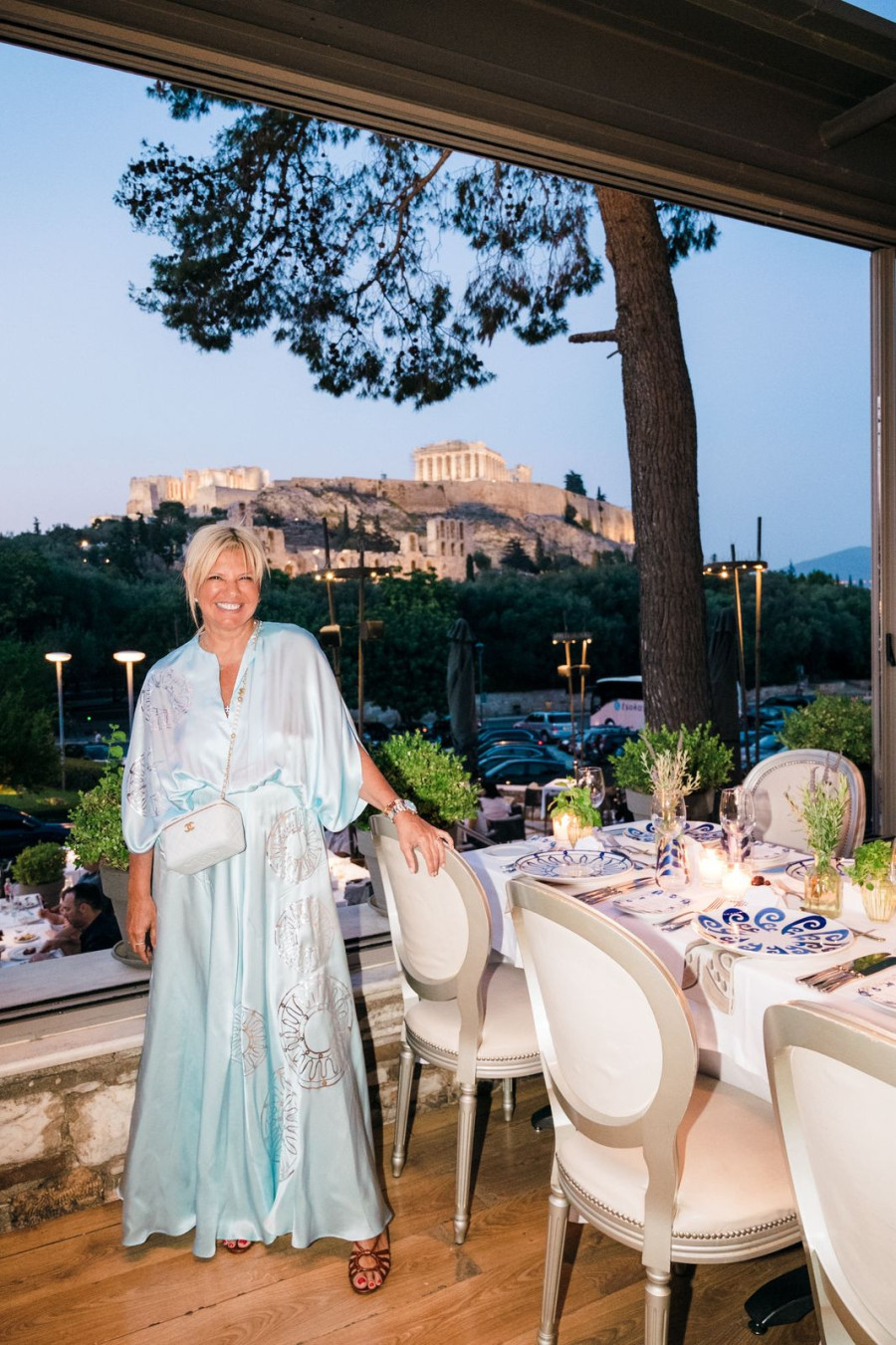 Η Θέμις Ζουγανέλη υποδέχθηκε στην Αθήνα την Cordelia de Castellane σε ένα μοναδικό dinner - ύμνο στο art de la table με φόντο την φωτισμένη Ακρόπολη- Φωτογραφία 2