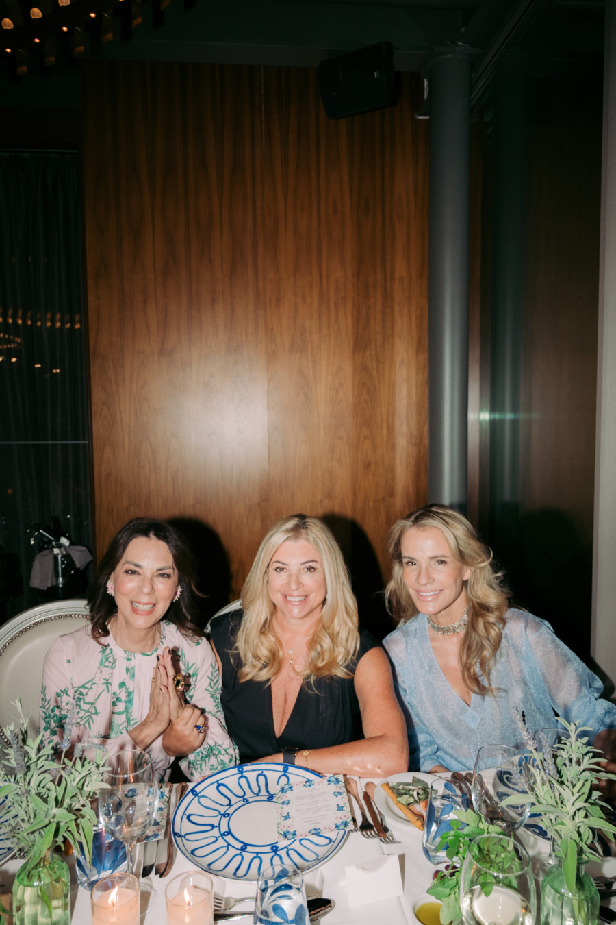 Η Θέμις Ζουγανέλη υποδέχθηκε στην Αθήνα την Cordelia de Castellane σε ένα μοναδικό dinner - ύμνο στο art de la table με φόντο την φωτισμένη Ακρόπολη- Φωτογραφία 6