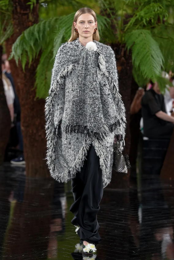 Ο κήπος του Anderson ανθίζει ξανά: Dior Haute Couture Fall/Winter '26- Φωτογραφία 2