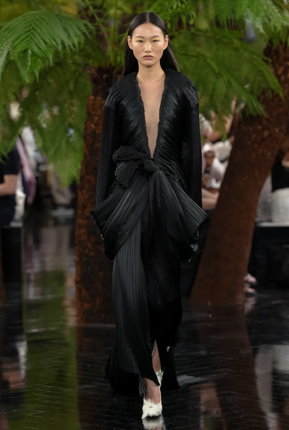 Ο κήπος του Anderson ανθίζει ξανά: Dior Haute Couture Fall/Winter '26- Φωτογραφία 1