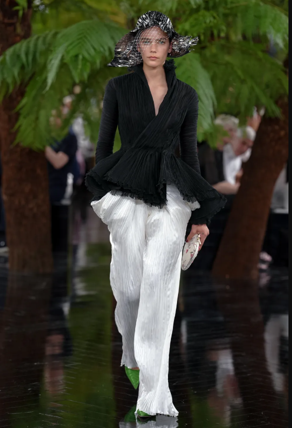 Ο κήπος του Anderson ανθίζει ξανά: Dior Haute Couture Fall/Winter '26- Φωτογραφία 4