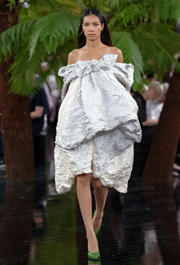 Ο κήπος του Anderson ανθίζει ξανά: Dior Haute Couture Fall/Winter '26- Φωτογραφία 5
