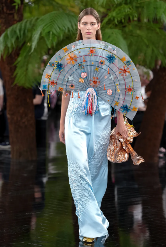 Ο κήπος του Anderson ανθίζει ξανά: Dior Haute Couture Fall/Winter '26- Φωτογραφία 11