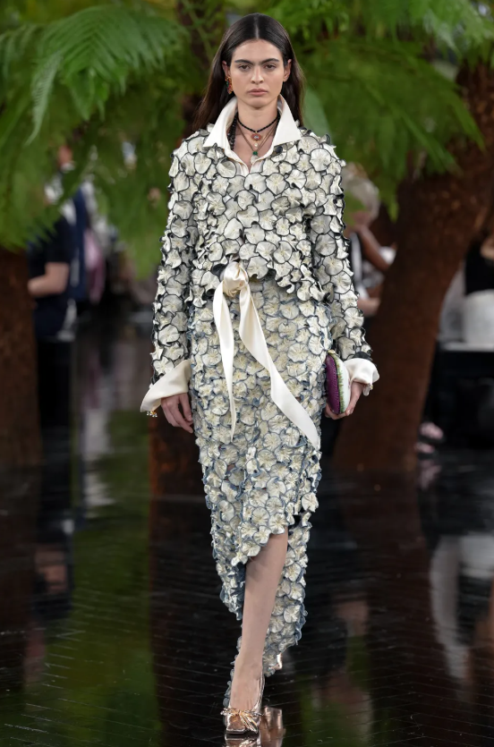 Ο κήπος του Anderson ανθίζει ξανά: Dior Haute Couture Fall/Winter '26- Φωτογραφία 12