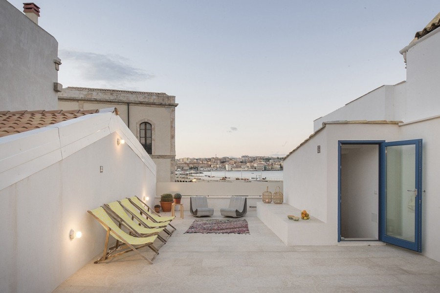 Tα χρώματα της Μεσογείου εμπνέουν το Diptych house στη Σικελία- Φωτογραφία 1