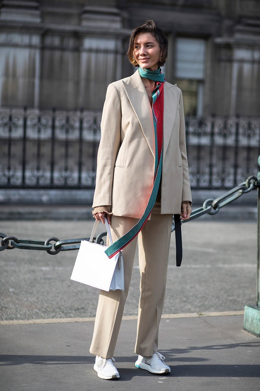 Τα office looks με αθλητικά που θέλουμε να αντιγράψουμε- Φωτογραφία 6