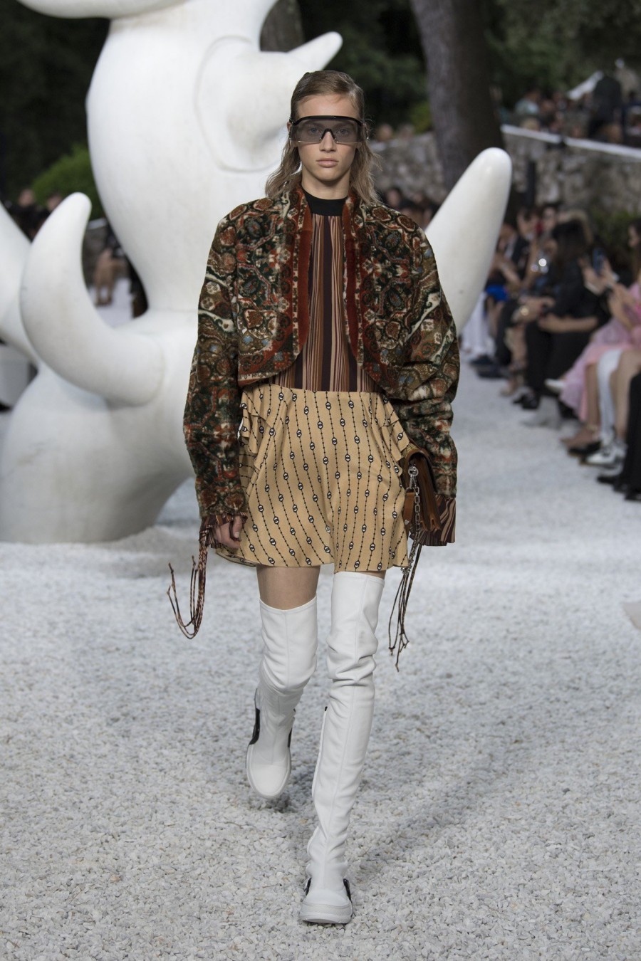 Η μόδα συνάντησε την τέχνη στο Louis Vuitton Cruise 2019 fashion show- Φωτογραφία 7