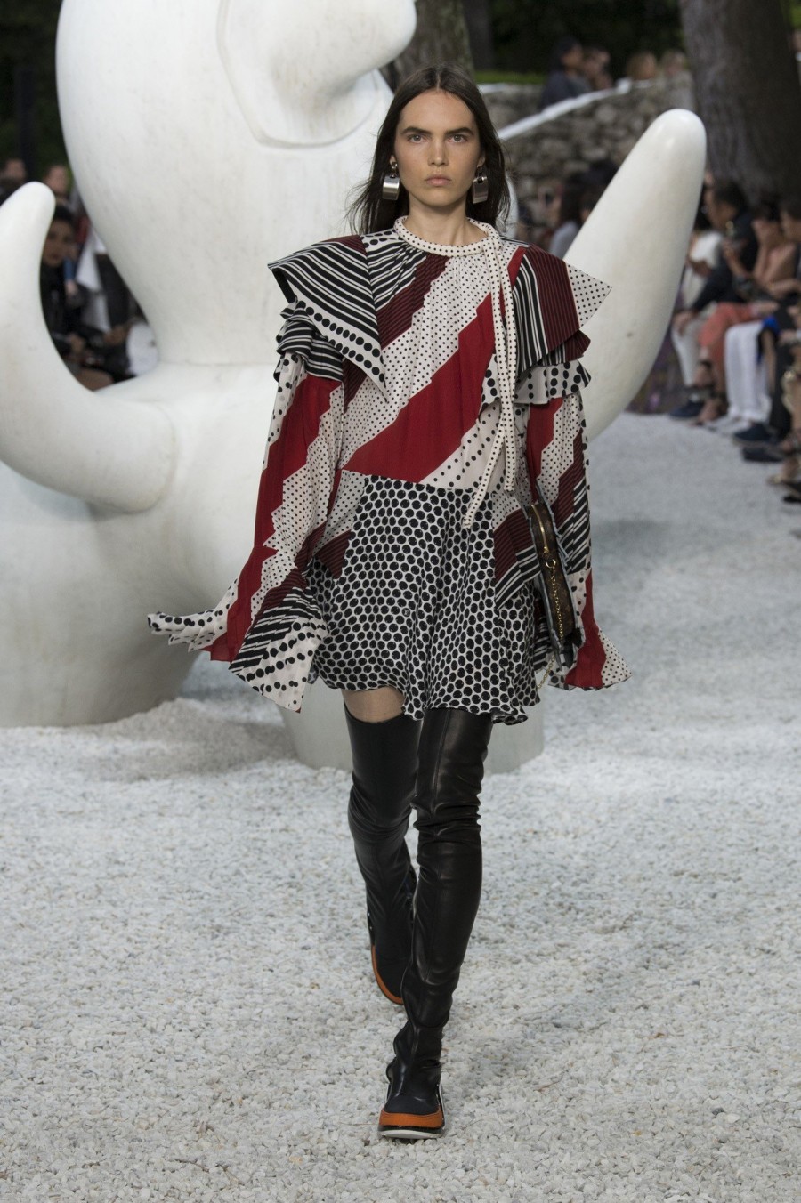 Η μόδα συνάντησε την τέχνη στο Louis Vuitton Cruise 2019 fashion show- Φωτογραφία 3