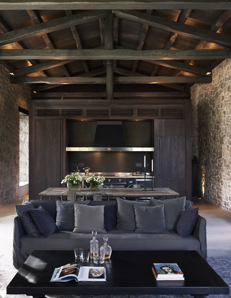 Μια κατοικία στη Βαρυμπόμπη που ξεπερνά κάθε προσδοκία- Φωτογραφία 6