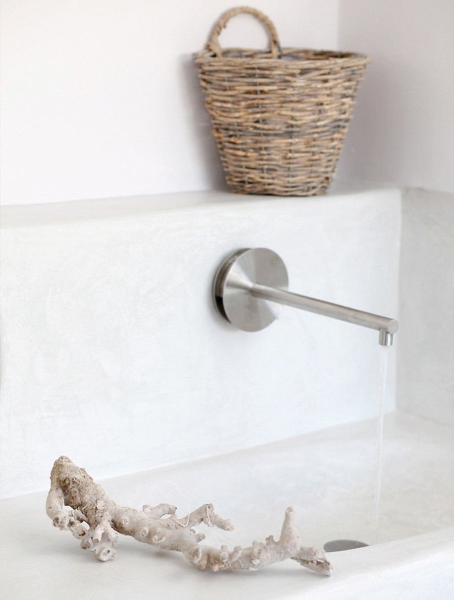 Ένα κουκλίστικο σπίτι στη Σκάλα της Πάτμου σε λευκές και γαλάζιες αποχρώσεις- Φωτογραφία 2