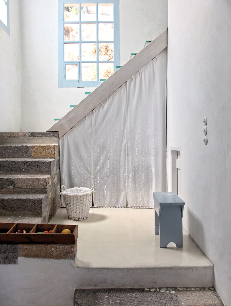 Ένα κουκλίστικο σπίτι στη Σκάλα της Πάτμου σε λευκές και γαλάζιες αποχρώσεις- Φωτογραφία 6