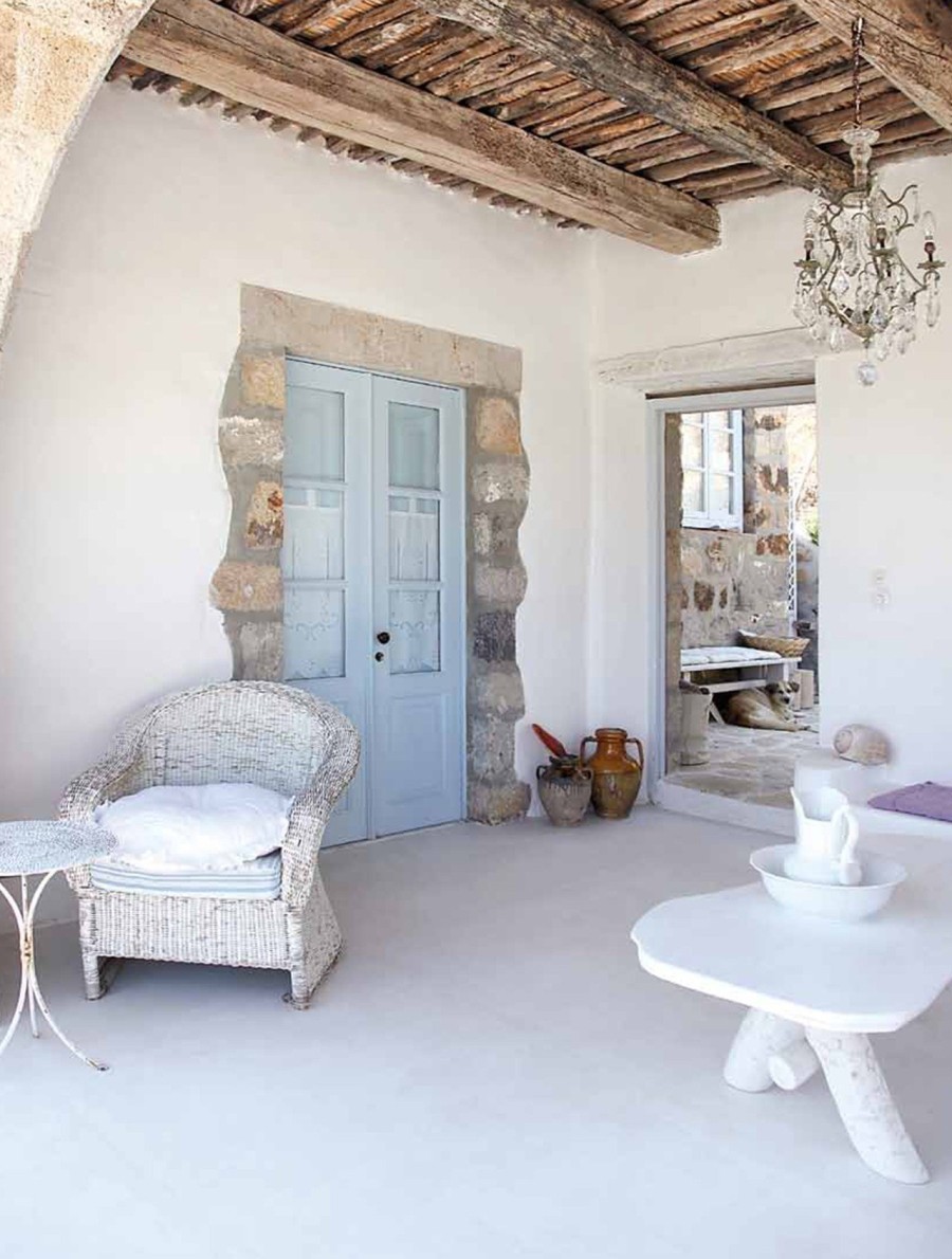 Ένα κουκλίστικο σπίτι στη Σκάλα της Πάτμου σε λευκές και γαλάζιες αποχρώσεις- Φωτογραφία 5