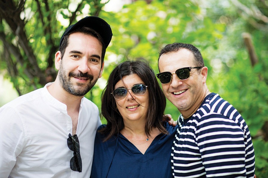 Οι Γεώργιος Καράμπελας και Μαρίνα Κουταρέλλη γιόρτασαν 15 χρόνια γάμου - Φωτογραφία 15