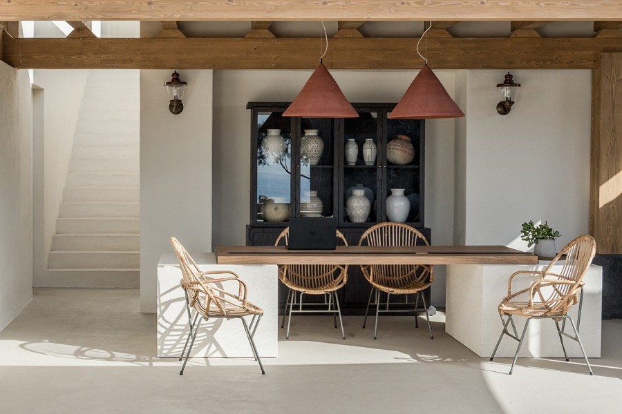 Οι αληθινές ιστορίες ανθρώπων εμπνέουν το νέο Ιstoria hotel στη Σαντορίνη- Φωτογραφία 2