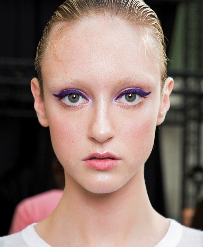 Μοβ Βιολετί