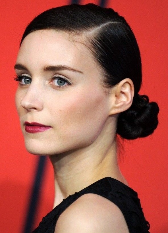 Sleek χαμηλός κότσος