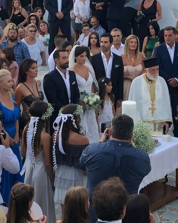 Τανιμανίδης - Μπόμπα: Το λαμπερό ζευγάρι παντρεύτηκε στη Σίφνο - Φωτογραφία 7