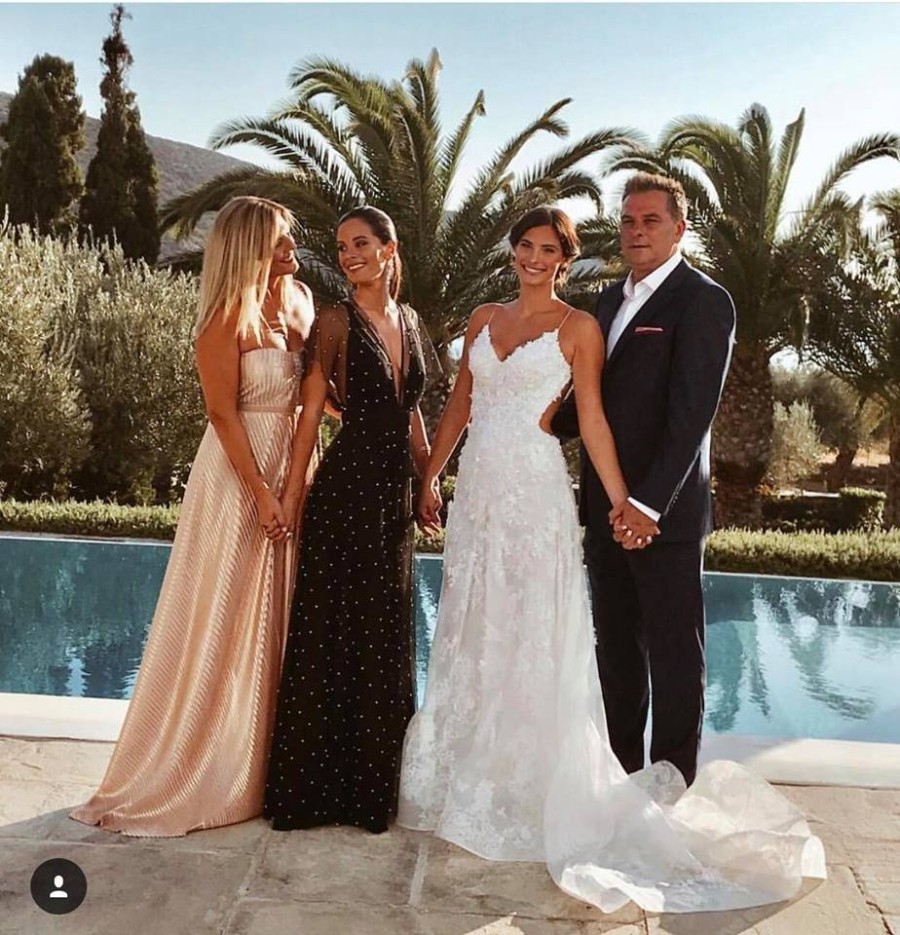 Τανιμανίδης - Μπόμπα: Το λαμπερό ζευγάρι παντρεύτηκε στη Σίφνο - Φωτογραφία 3