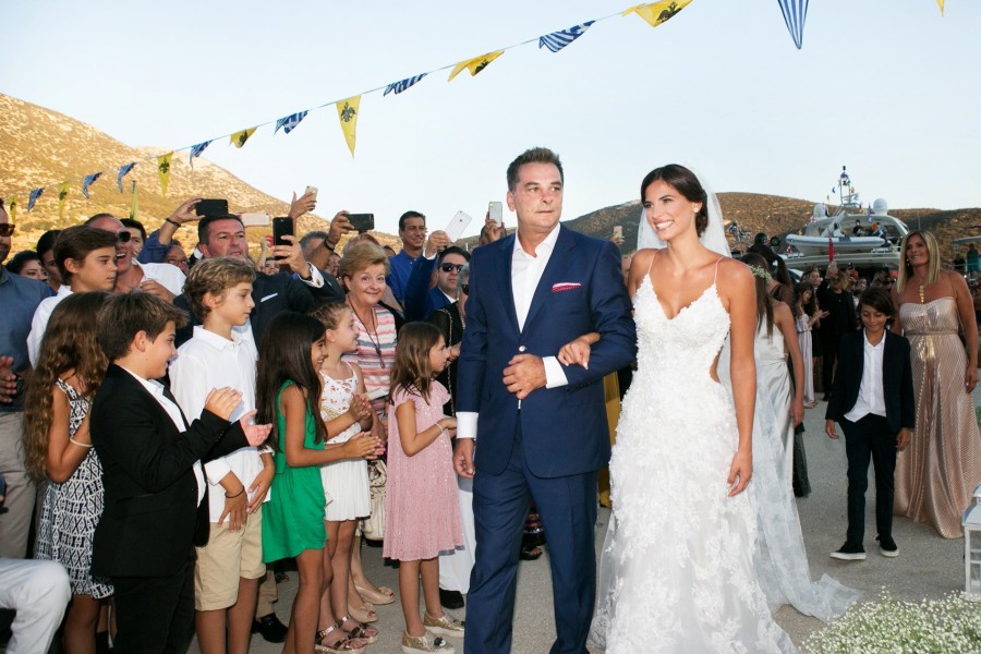 Τανιμανίδης - Μπόμπα: Το λαμπερό ζευγάρι παντρεύτηκε στη Σίφνο - Φωτογραφία 15