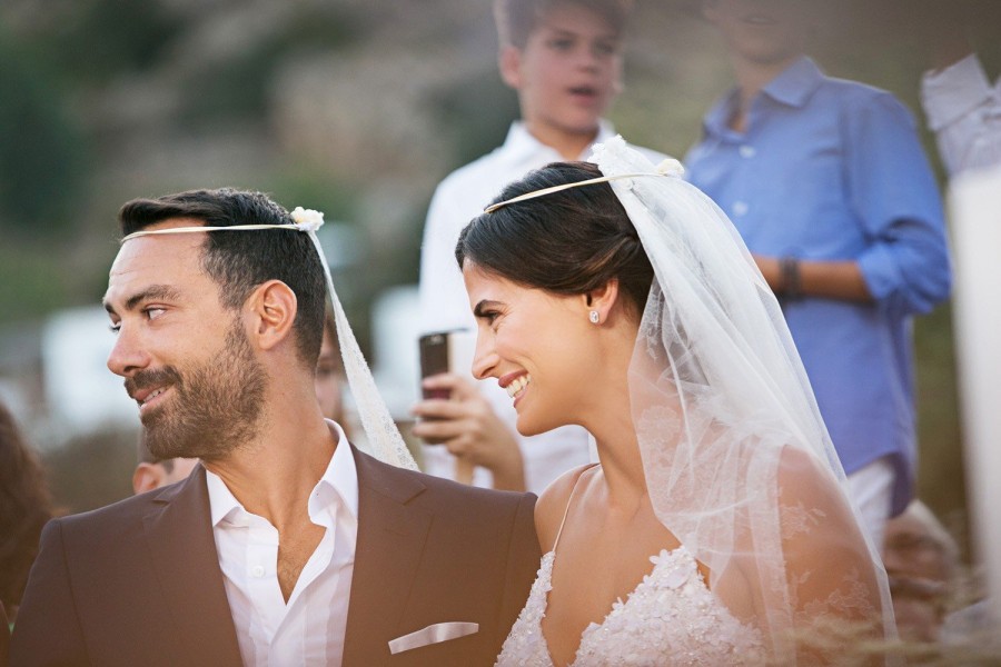 Τανιμανίδης - Μπόμπα: Το λαμπερό ζευγάρι παντρεύτηκε στη Σίφνο - Φωτογραφία 16