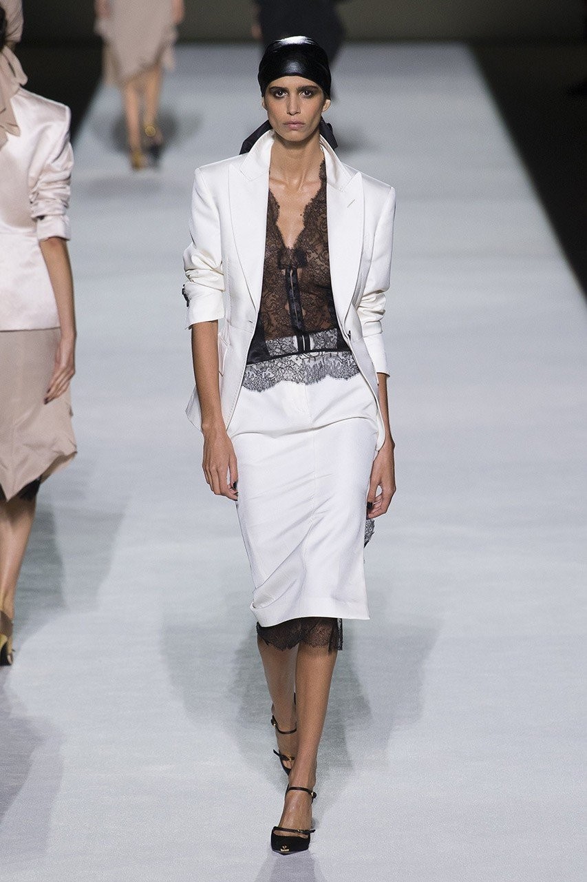 Ο Tom Ford άνοιξε τη NYWF με ένα νοσταλγικό show - Φωτογραφία 16