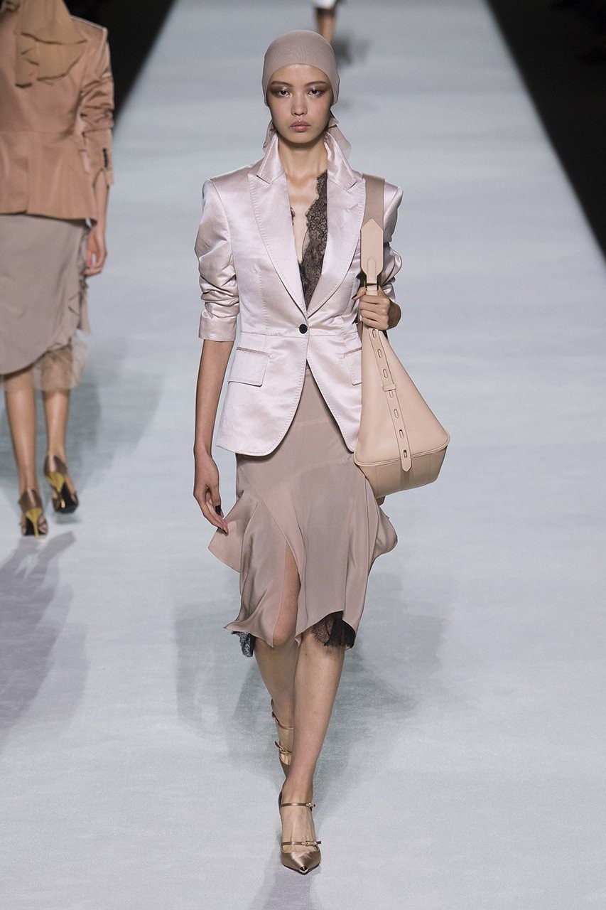 Ο Tom Ford άνοιξε τη NYWF με ένα νοσταλγικό show - Φωτογραφία 15