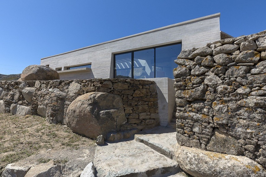 Μια μοναδική κατοικία με ιδιαίτερη αρχιτεκτονική στο Βώλαξ της Τήνου- Φωτογραφία 4