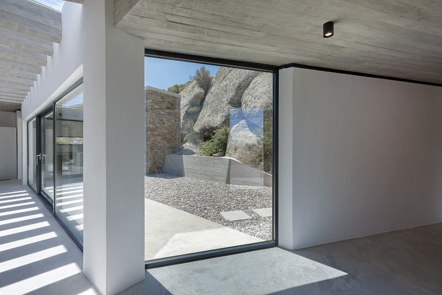 Μια μοναδική κατοικία με ιδιαίτερη αρχιτεκτονική στο Βώλαξ της Τήνου- Φωτογραφία 11