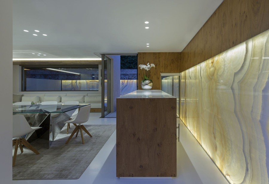 Μια πολυτελής κατοικία στην Κηφισιά που ξεπερνά κάθε φαντασία - Φωτογραφία 10