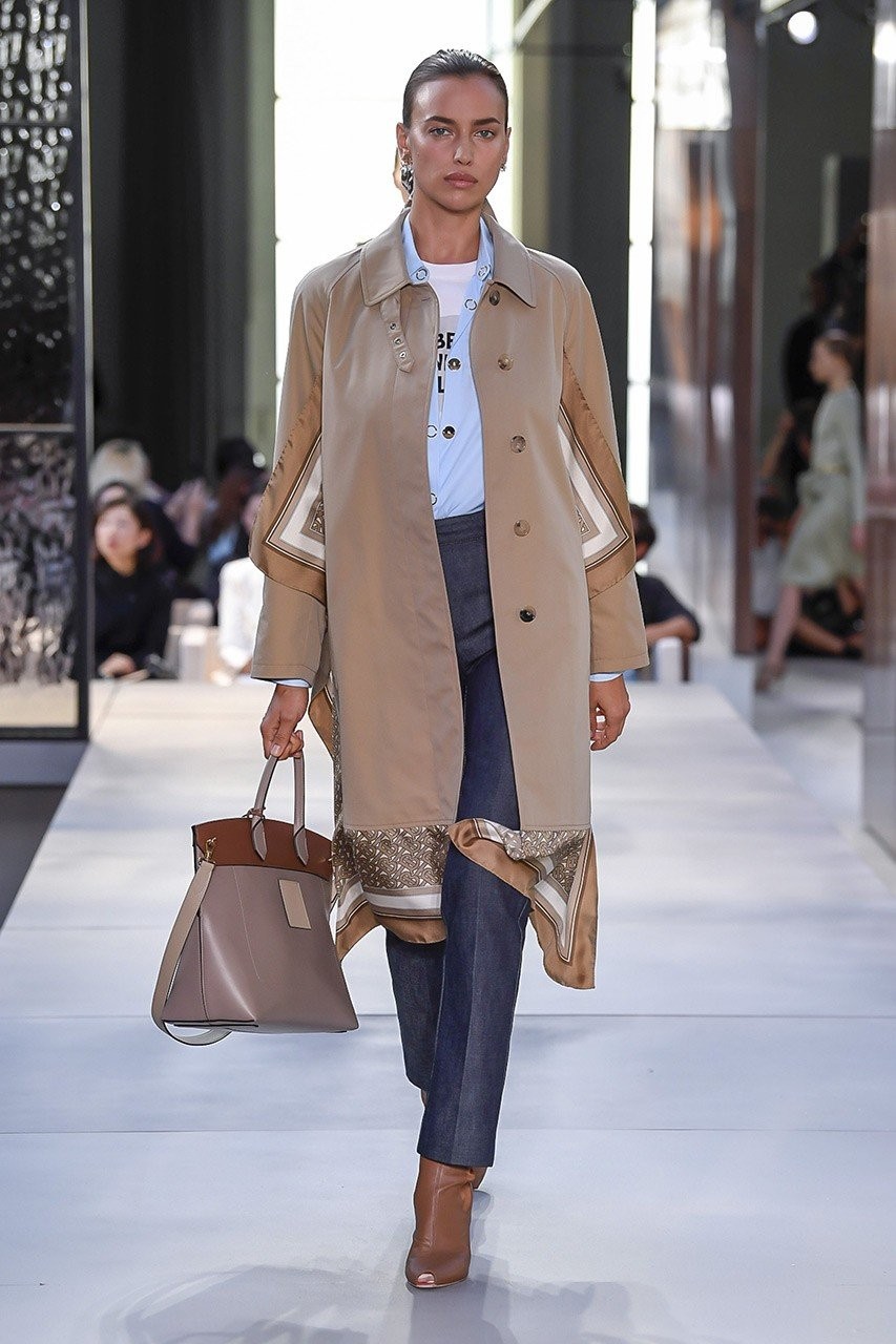 LFW: Δείτε το πρώτο show του Riccardo Tisci για τον οίκο Burberry - Φωτογραφία 18