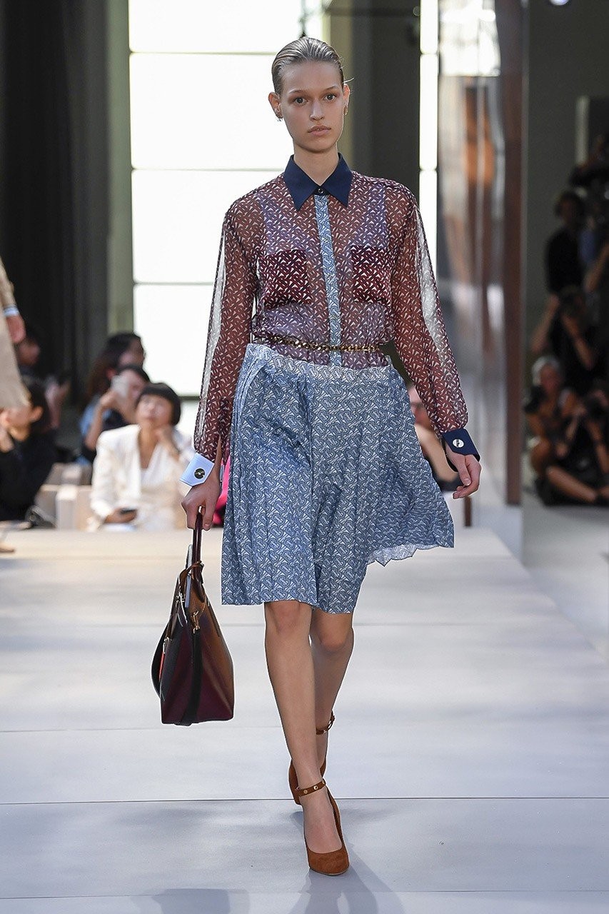 LFW: Δείτε το πρώτο show του Riccardo Tisci για τον οίκο Burberry - Φωτογραφία 3